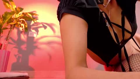 Yuyi Cam online show from July 17, 2026, 1:56 am
