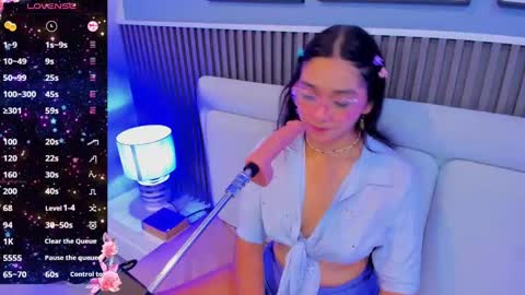 Snapshot of yuyis_williams chatting on December 6, 2024, 3:30 am Yuyis online show from December 6, 2024, 3:30 am