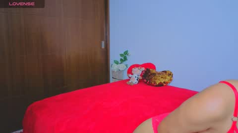 yuzii Im new to these pages so I hope you guys are kind to me. online show from October 11, 2025, 9:57 pm