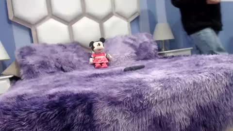 Snapshot of yvi_taylor chatting on June 6, 2026, 12:10 pm yvi online show from June 6, 2026, 12:10 pm