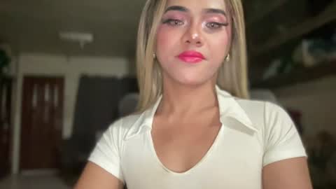 Snapshot of yvonne_guidotti chatting on June 18, 2026, 7:29 pm Miss Cali online show from June 18, 2026, 7:29 pm