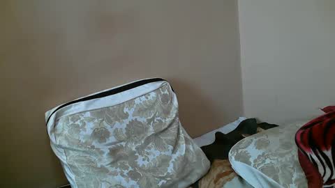 Snapshot of yxxtxxdentyk chatting on February 17, 2025, 5:36 am Bi BearXXX online show from February 17, 2025, 5:36 am