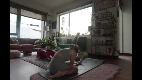 Snapshot of yyuckyy chatting on January 23, 2025, 11:47 pm Yucky online show from January 23, 2025, 11:47 pm