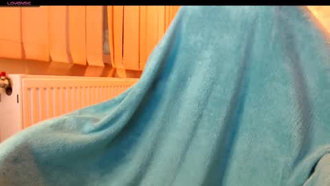 yzza_suave online show from February 12, 2025, 8:29 pm