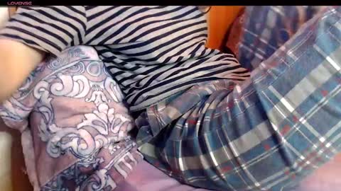 yzza_suave online show from February 21, 2025, 10:04 pm