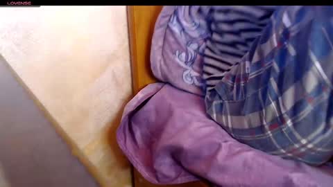 yzza_suave online show from February 22, 2025, 11:57 am