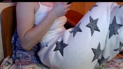 yzza_suave online show from February 24, 2025, 5:53 pm