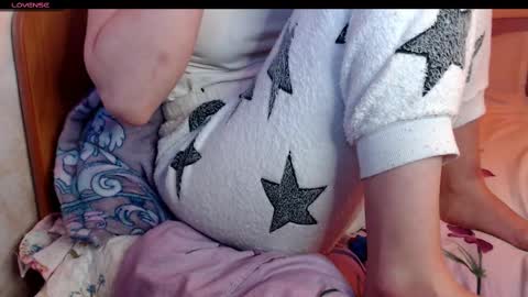 yzza_suave online show from February 25, 2025, 6:42 pm