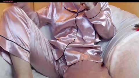 yzza_suave online show from March 11, 2025, 8:20 pm