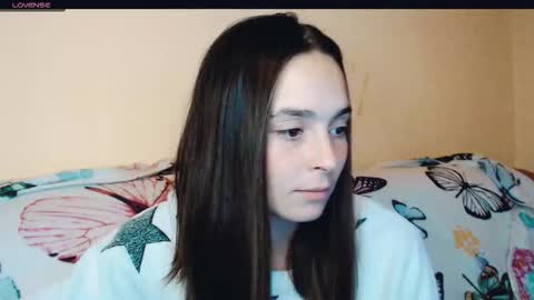 yzza_suave online show from September 30, 2025, 9:09 pm