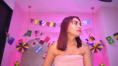 Zoe  online show from June 19, 2026, 3:00 am