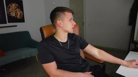 Snapshot of zack_gillian chatting on May 12, 2026, 8:39 pm ZACK GILLIAN online show from May 12, 2026, 8:39 pm