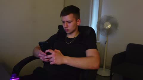 Snapshot of zack_gillian chatting on June 5, 2026, 5:40 pm ZACK GILLIAN online show from June 5, 2026, 5:40 pm