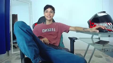 Snapshot of zacktk7 chatting on December 2, 2024, 11:18 pm zack online show from December 2, 2024, 11:18 pm