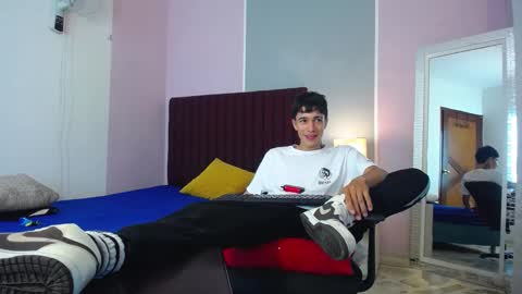 Snapshot of zacktk7 chatting on January 2, 2025, 6:45 pm zack online show from January 2, 2025, 6:45 pm