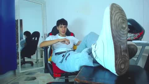 Snapshot of zacktk7 chatting on January 9, 2025, 9:05 pm zack online show from January 9, 2025, 9:05 pm