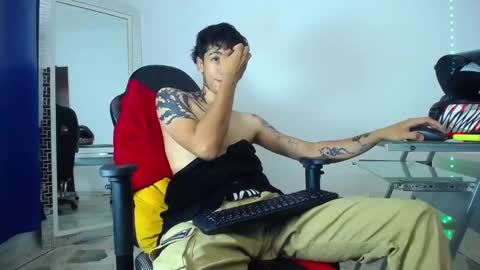 Snapshot of zacktk7 chatting on January 13, 2025, 7:53 pm zack online show from January 13, 2025, 7:53 pm