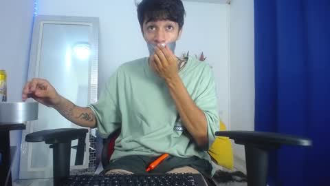 Snapshot of zacktk7 chatting on February 8, 2025, 12:28 am zack online show from February 8, 2025, 12:28 am