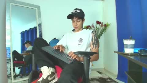 Snapshot of zacktk7 chatting on February 11, 2025, 8:52 pm zack online show from February 11, 2025, 8:52 pm