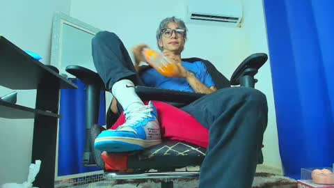 Snapshot of zacktk7 chatting on March 6, 2025, 6:41 am zack online show from March 6, 2025, 6:41 am