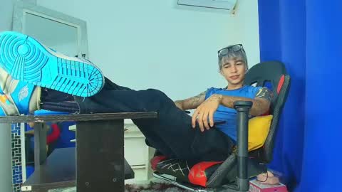 Snapshot of zacktk7 chatting on March 6, 2025, 9:20 pm zack online show from March 6, 2025, 9:20 pm