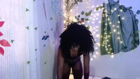 zafiro_azu online show from July 21, 2026, 7:49 pm
