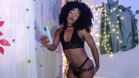 zafiro_azu online show from July 21, 2026, 8:00 pm