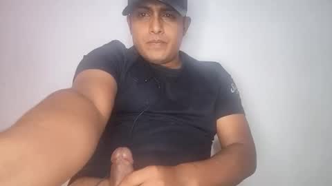 Snapshot of zagros07 chatting on April 20, 2026, 10:33 pm zagros07 online show from April 20, 2026, 10:33 pm