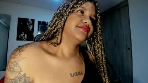 zahra_rose online show from September 17, 2025, 6:42 pm