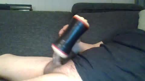 Snapshot of zakksten chatting on April 6, 2026, 12:30 am Zakk online show from April 6, 2026, 12:30 am