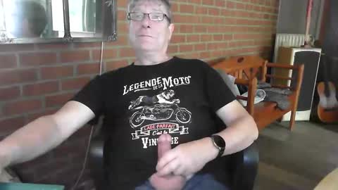 Snapshot of zalinger chatting on May 8, 2026, 4:45 pm zalinger online show from May 8, 2026, 4:45 pm