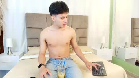 Samuel online show from July 28, 2026, 8:01 pm