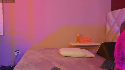 zamy_atelier online show from June 30, 2026, 1:01 pm