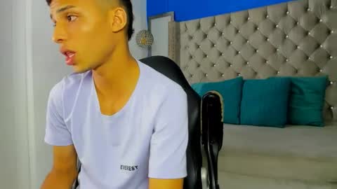 zan_shellby online show from November 8, 2025, 12:22 am