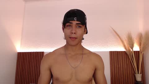 Zander online show from December 5, 2024, 2:11 pm