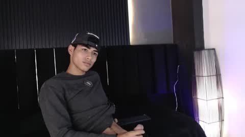 Zander online show from March 1, 2025, 12:28 am