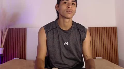 Zander online show from March 12, 2025, 1:51 pm