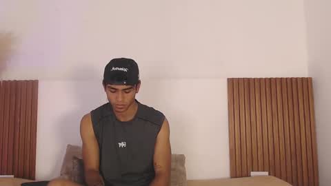 Zander online show from March 12, 2025, 5:17 pm