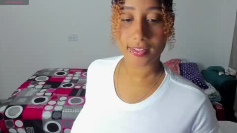 Snapshot of zandra_kiman chatting on April 14, 2026, 5:13 am Zandra online show from April 14, 2026, 5:13 am