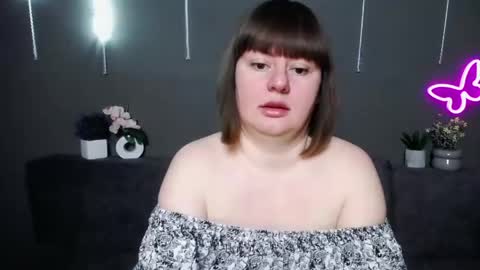 zannadreil online show from March 22, 2026, 7:17 pm