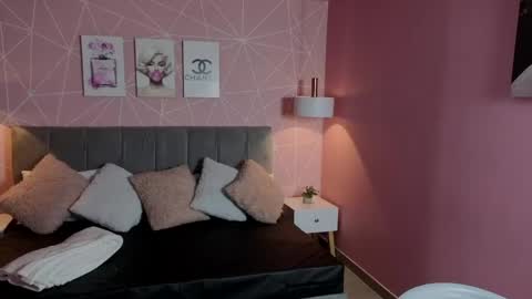 Zara Sweet  online show from May 25, 2026, 1:17 pm
