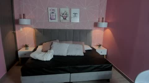 Zara Sweet  online show from May 28, 2026, 3:09 pm