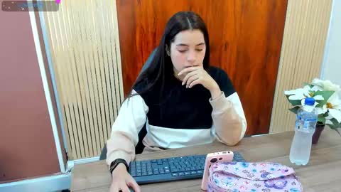 Zara online show from September 22, 2025, 12:40 pm