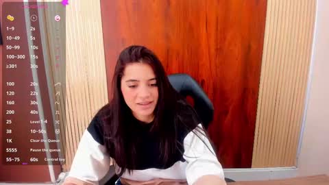 Zara online show from October 20, 2025, 1:00 pm