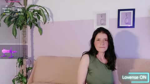 Snapshot of zara_fire chatting on April 1, 2026, 10:29 pm zara_fire online show from April 1, 2026, 10:29 pm