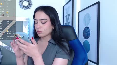 Snapshot of zaradames_ chatting on January 30, 2025, 4:37 am zaradames_ online show from January 30, 2025, 4:37 am