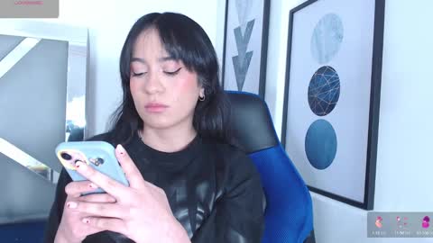 Snapshot of zaradames_ chatting on February 19, 2025, 3:50 am zaradames_ online show from February 19, 2025, 3:50 am