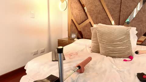 Snapshot of zarah_andrews chatting on February 9, 2025, 12:06 am Zarah Andrews online show from February 9, 2025, 12:06 am