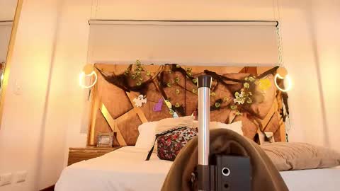 Snapshot of zarah_andrews chatting on October 11, 2025, 3:10 pm Zarah Andrews online show from October 11, 2025, 3:10 pm