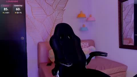 Zara Lim  online show from January 17, 2025, 11:59 am